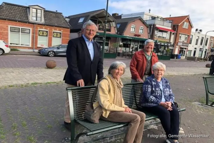 Extra bankjes in Wassenaar om even bij te komen of een praatje te maken