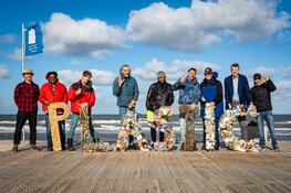 Een kunstwerk van ons strandafval door de Plastic Police