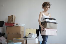 Jongeren blijven steeds langer thuis wonen door huidige huizenmarkt en schuldenlast